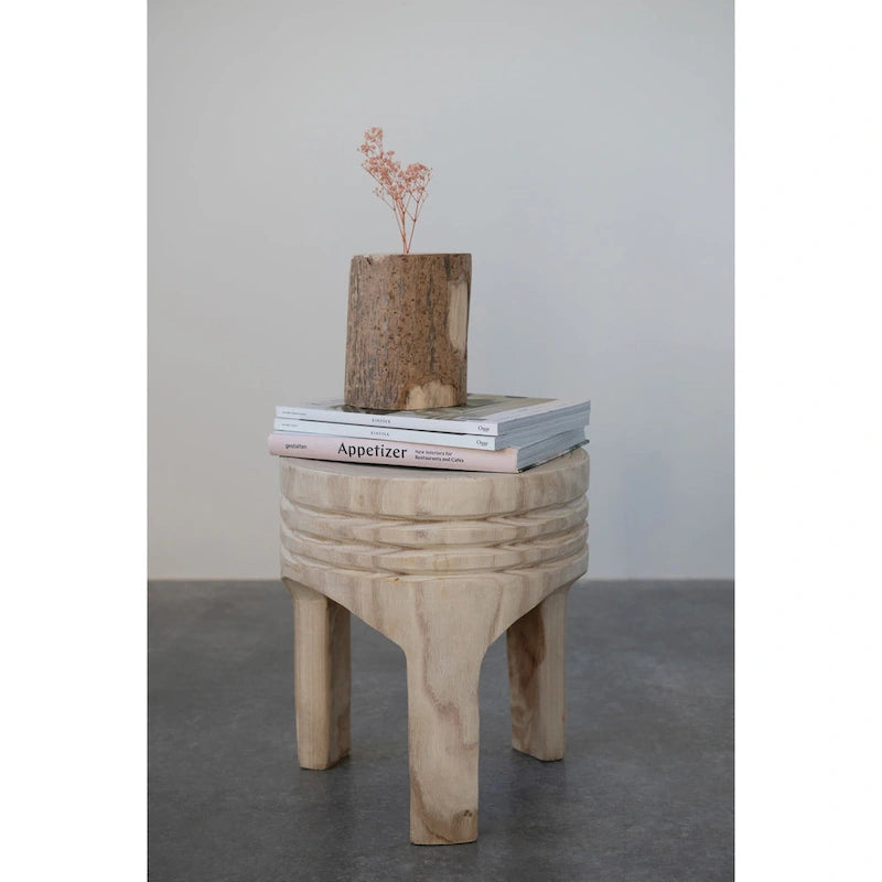 Tabouret rond sculpté en bois de paulownia naturel